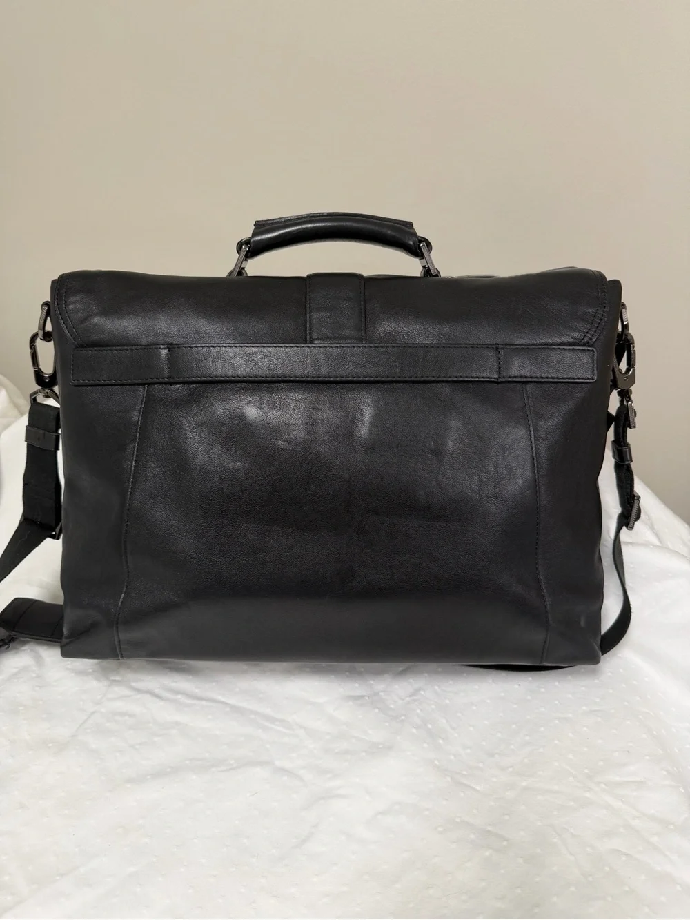 Tumi Black Leather Briefcase Messenger bag